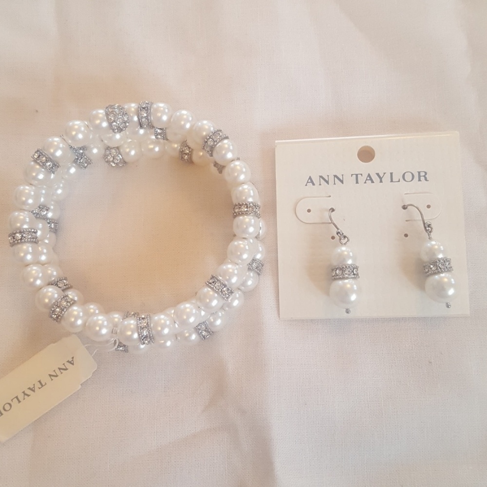 ❤Ann Taylor bracelet and earrings❤